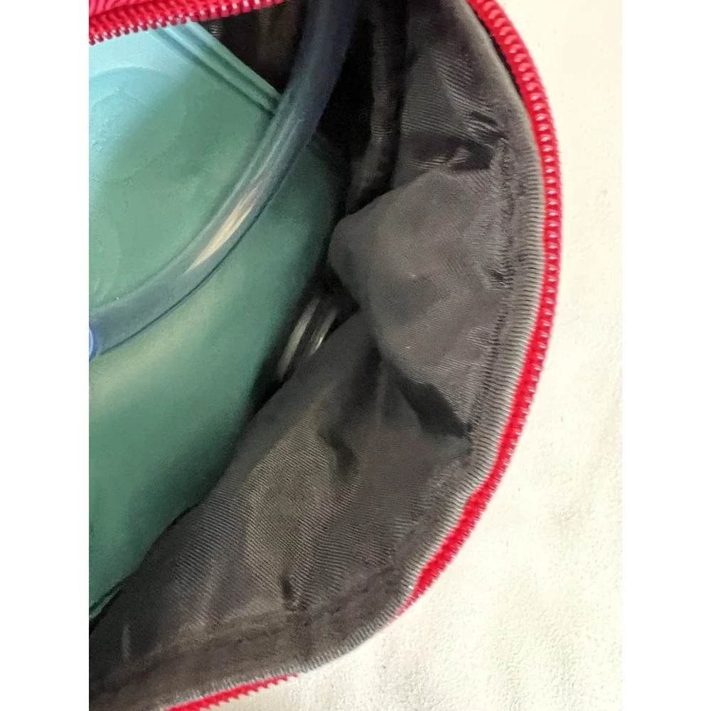 Avalanche Explorer Hydration Bag w/Interior‎ Reservoir 34 oz Capacity Red/Gray